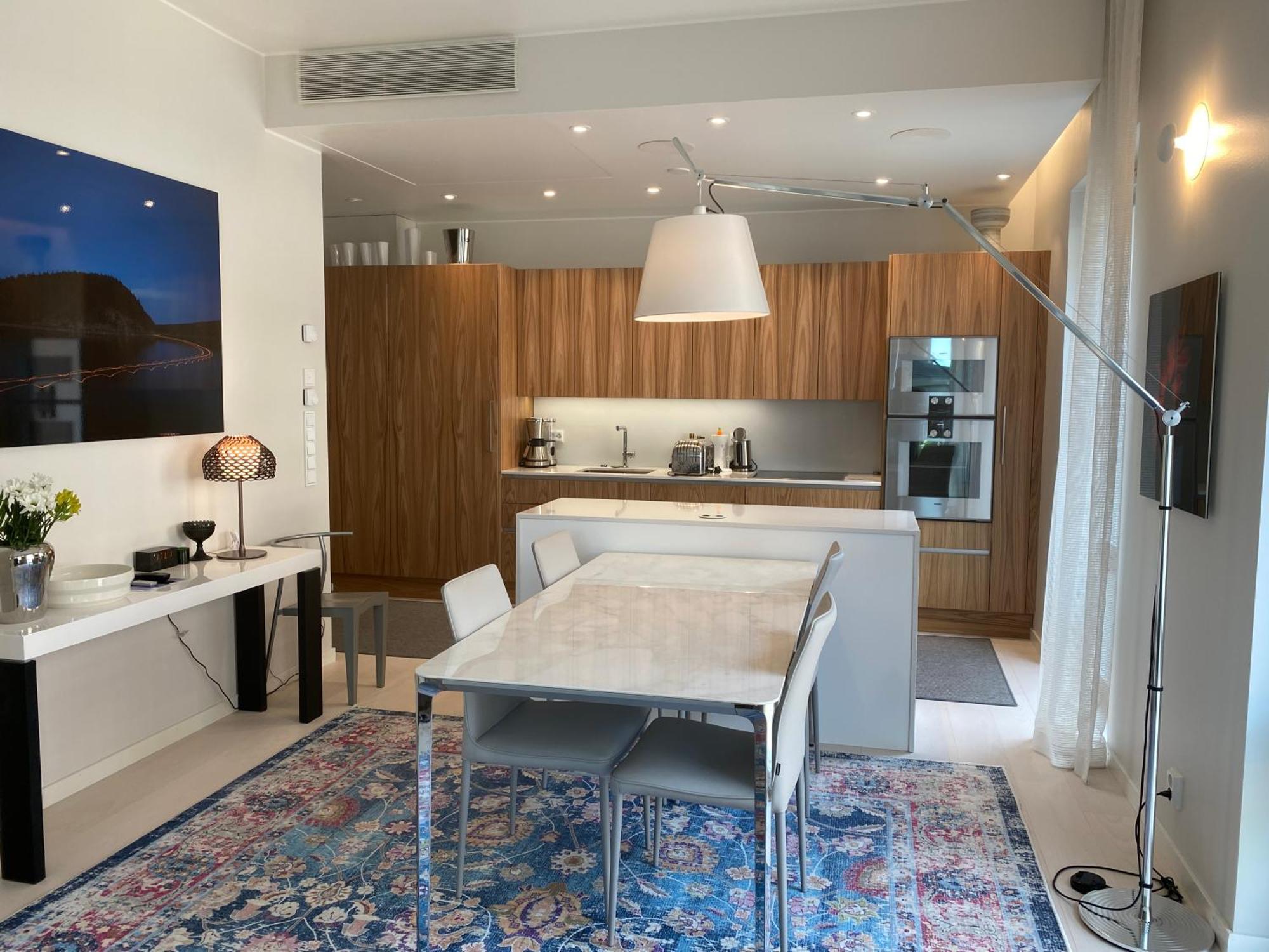 Luxury City Seafront Apartment With Balcony เฮลซิงกิ ภายนอก รูปภาพ